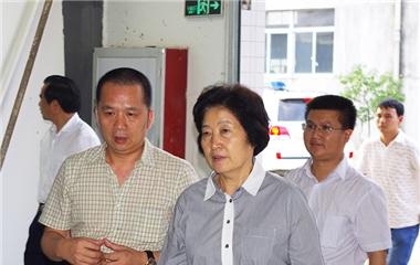中央政治局委員、中央統(tǒng)戰(zhàn)部部長(zhǎng)孫春蘭蒞臨天守集團(tuán)關(guān)心指導(dǎo)
